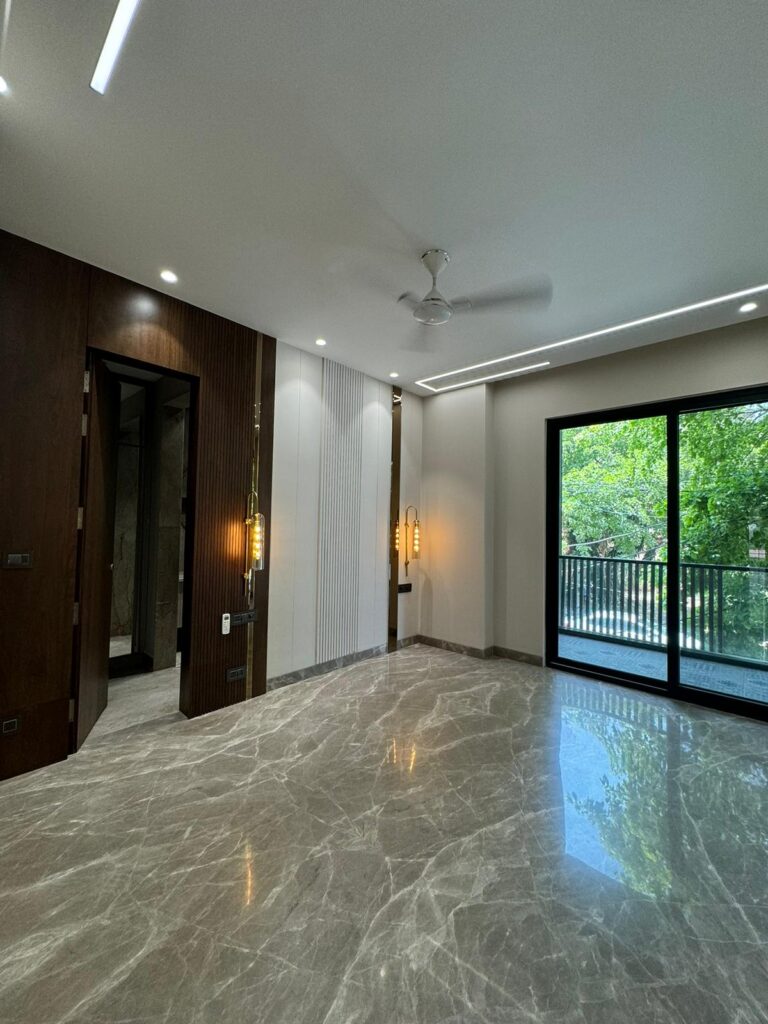 Builder Floor in Sushant Lok-3